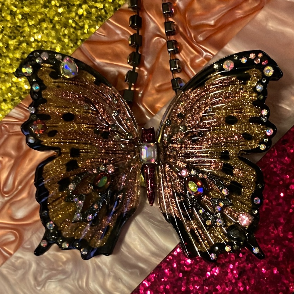 Gorgeous, butterfly 🦋 Betsy Johnson necklace.